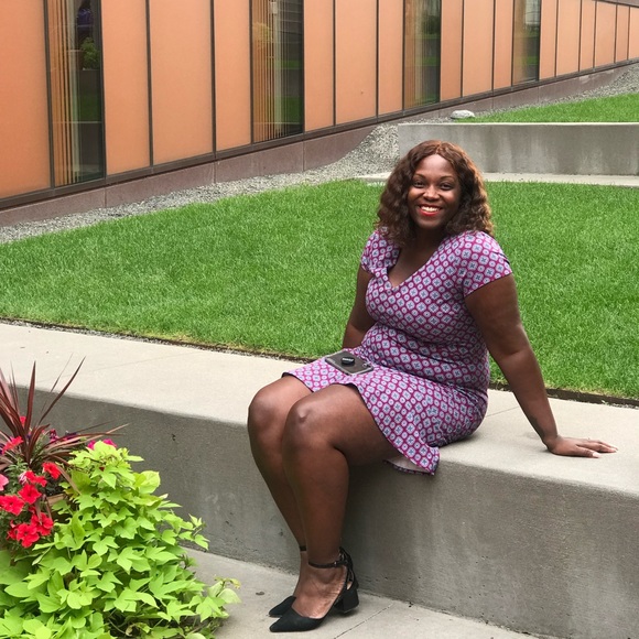 Meet your Poshers! - Picture 4 of 7